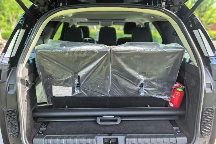Used Land Rover Discovery 2017 3.0 SC V6 SE Trunk