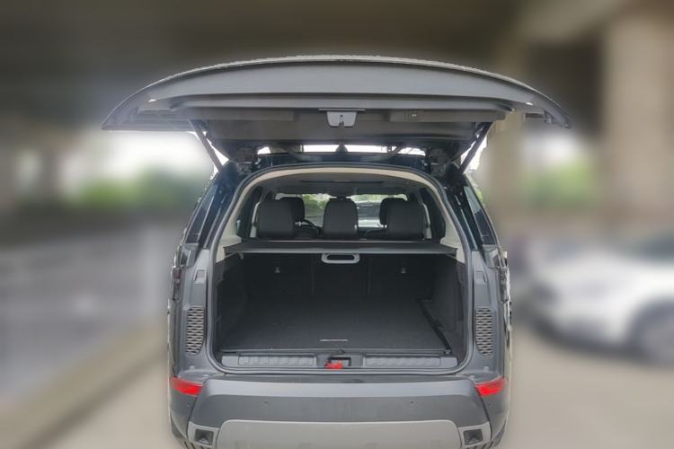 Used Land Rover Discovery 2017 3.0 SC V6 S Trunk