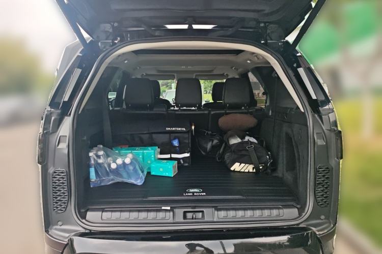 Used Land Rover Discovery 2017 3.0 SC V6 SE Trunk