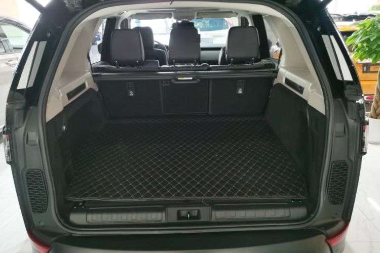 Used Land Rover Discovery 2017 3.0 SC V6 S Trunk
