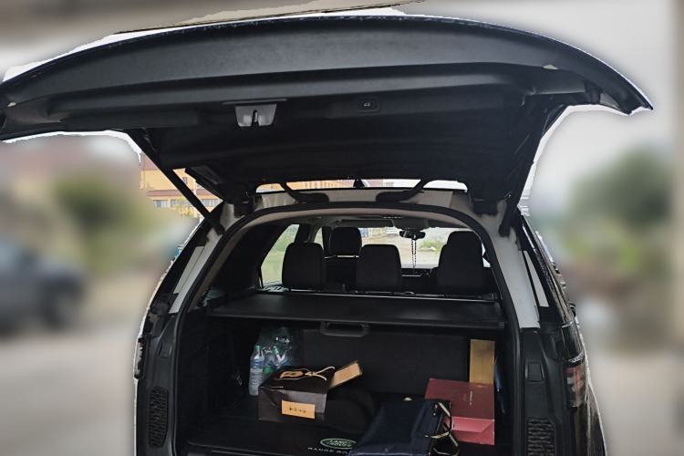 Used Land Rover Discovery 2017 3.0 SC V6 HSE Trunk