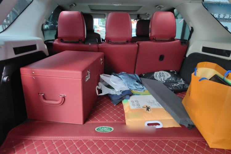 Used Land Rover Discovery  Trunk