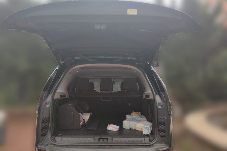 Used Land Rover Discovery 2017 3.0 SC V6 S Trunk