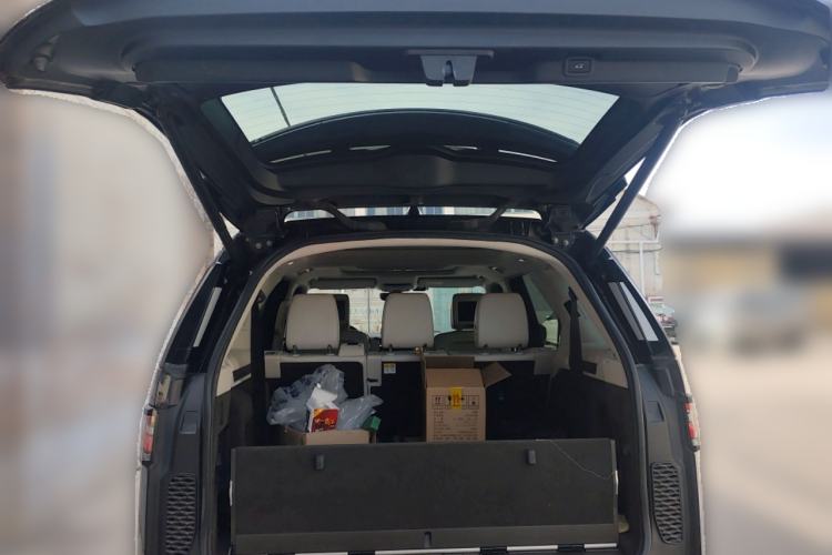 Used Land Rover Discovery 2017 3.0 SC V6 First Edition Limited Edition Trunk