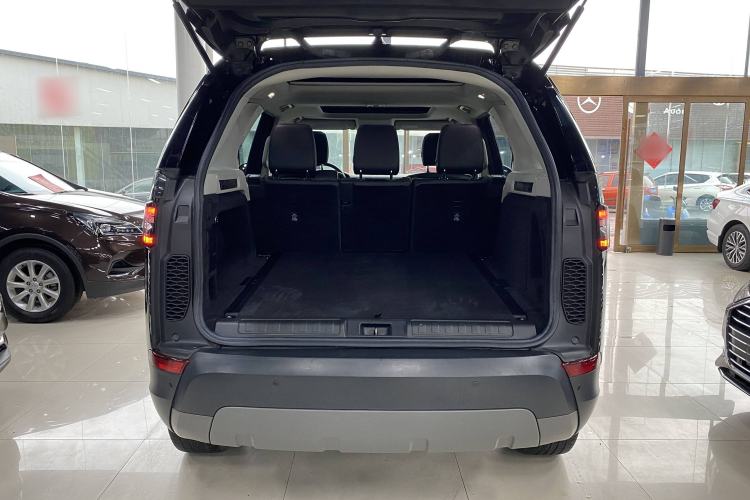 Used Land Rover Discovery 2017 3.0 SC V6 S Trunk