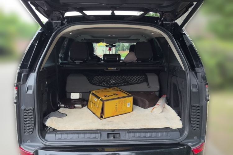 Used Land Rover Discovery 2017 3.0 SC V6 SE Trunk