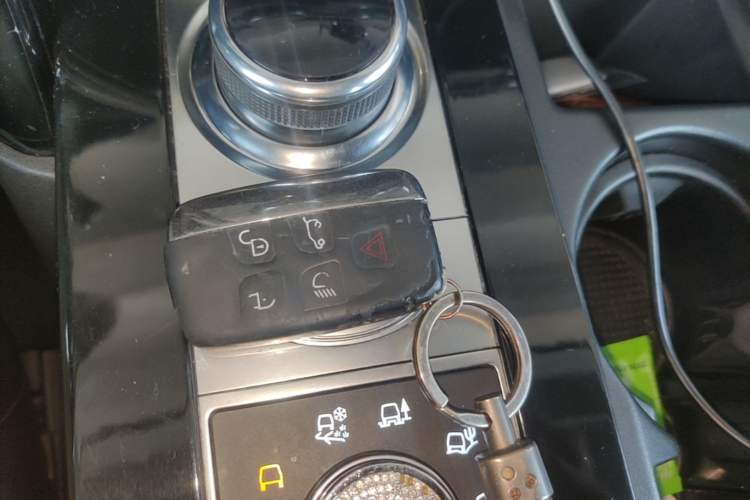 Used Land Rover Discovery 2017 3.0 SC V6 S Vehicle Key