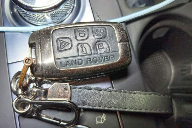 Used Land Rover Discovery 2017 3.0 SC V6 SE Vehicle Key