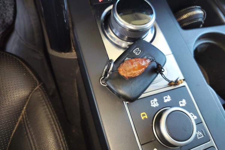 Used Land Rover Discovery 2017 3.0 SC V6 SE Vehicle Key