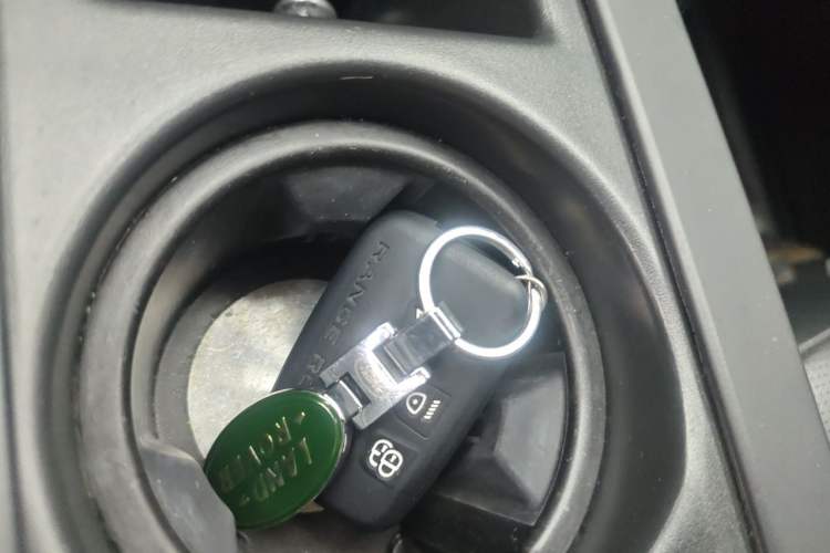 Used Land Rover Discovery 2017 3.0 SC V6 SE Vehicle Key