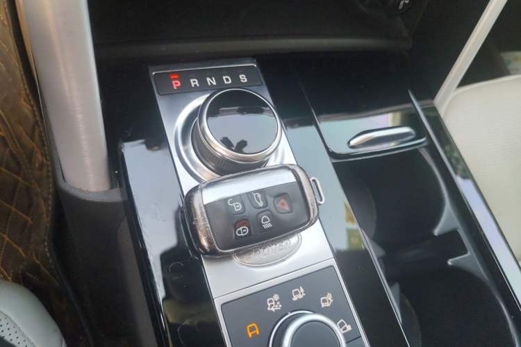 Used Land Rover Discovery 2017 3.0 SC V6 HSE Vehicle Key
