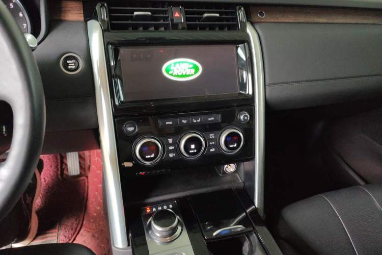 Used Land Rover Discovery 2017 3.0 SC V6 HSE Audio And AC Panel