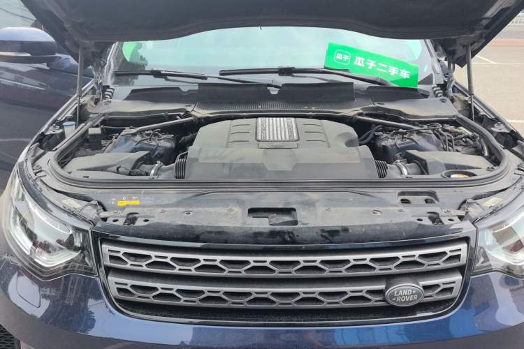 Used Land Rover Discovery 2017 3.0 SC V6 S Engine Bay