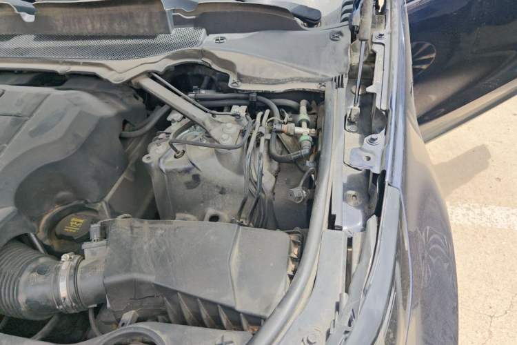 Used Land Rover Discovery 2017 3.0 SC V6 S Engine Bay Left