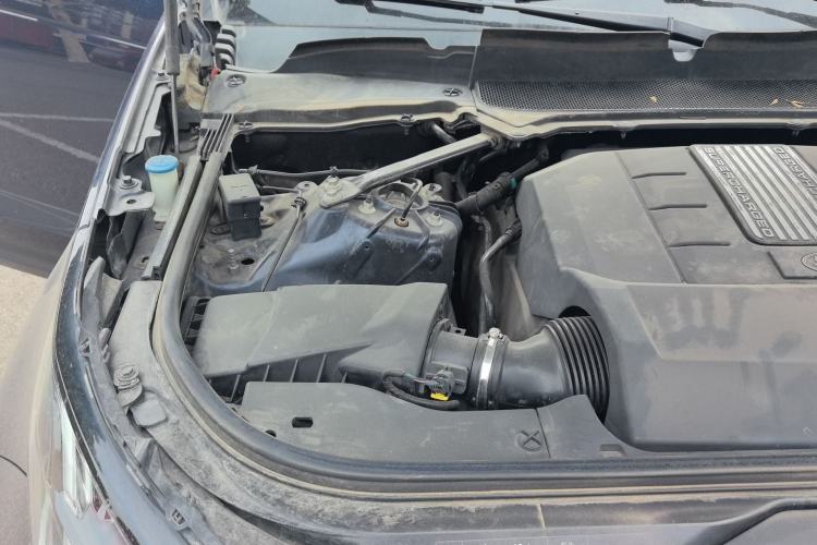 Used Land Rover Discovery 2017 3.0 SC V6 S Engine Bay Right
