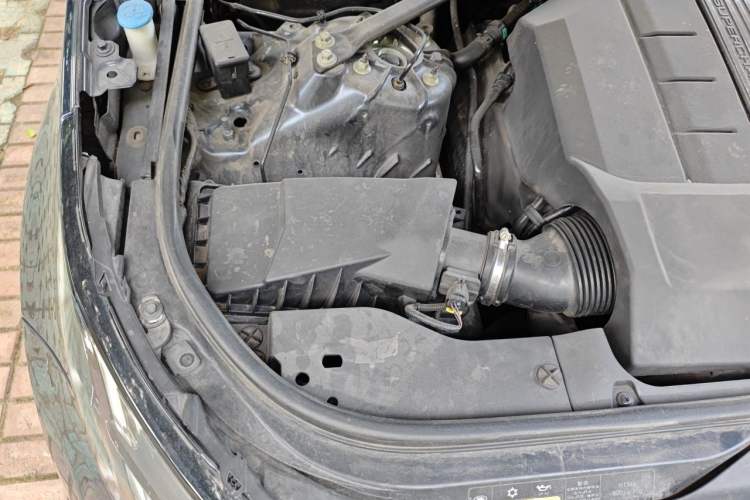 Used Land Rover Discovery 2017 3.0 SC V6 SE Engine Bay Right