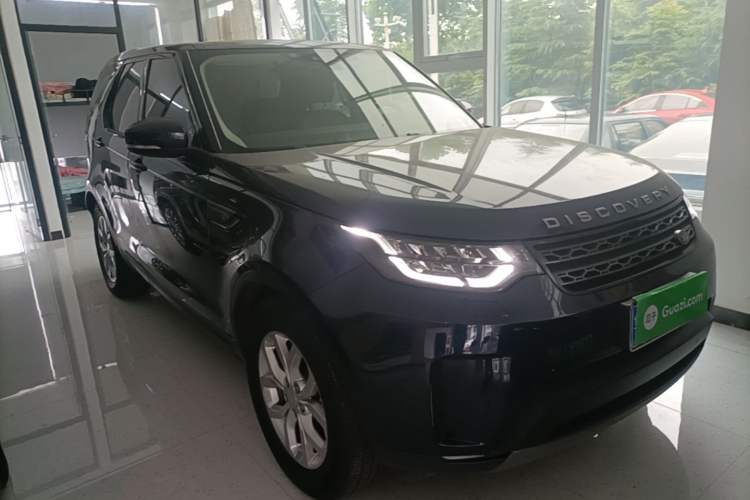 Used Land Rover Discovery 2017 3.0 SC V6 SE Front Right 45 Deg