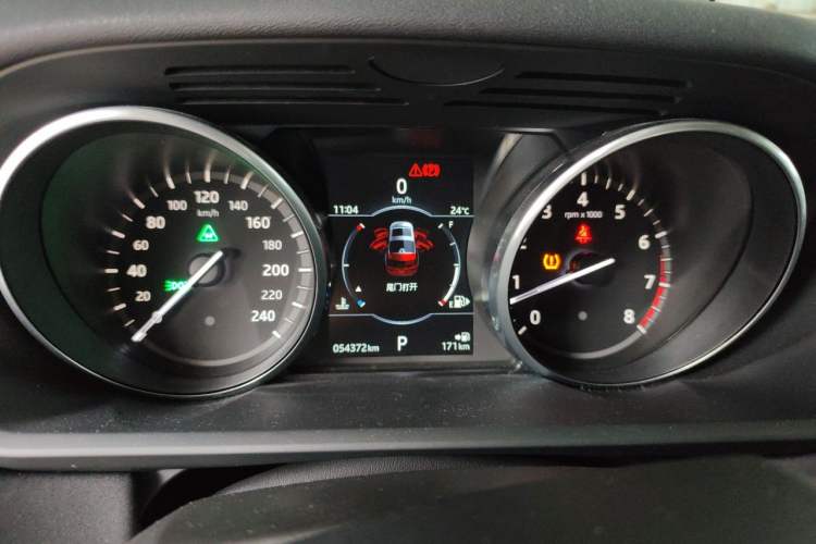 Used Land Rover Discovery 2017 3.0 SC V6 HSE Instrument Cluster