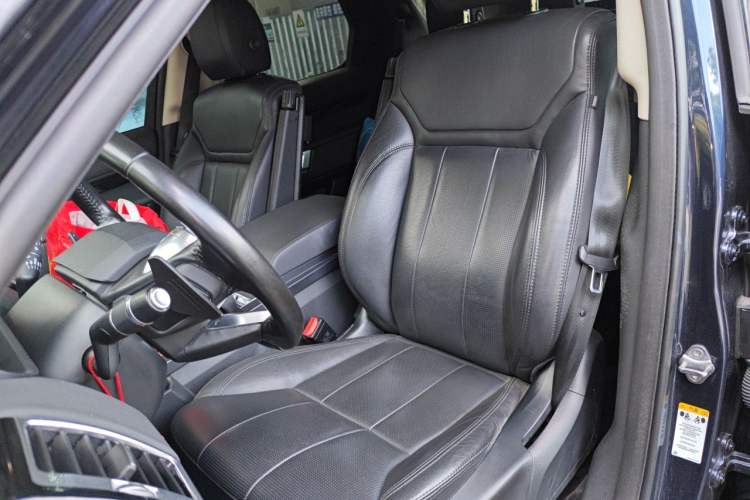 Used Land Rover Discovery 2017 3.0 SC V6 SE Left Front Seat