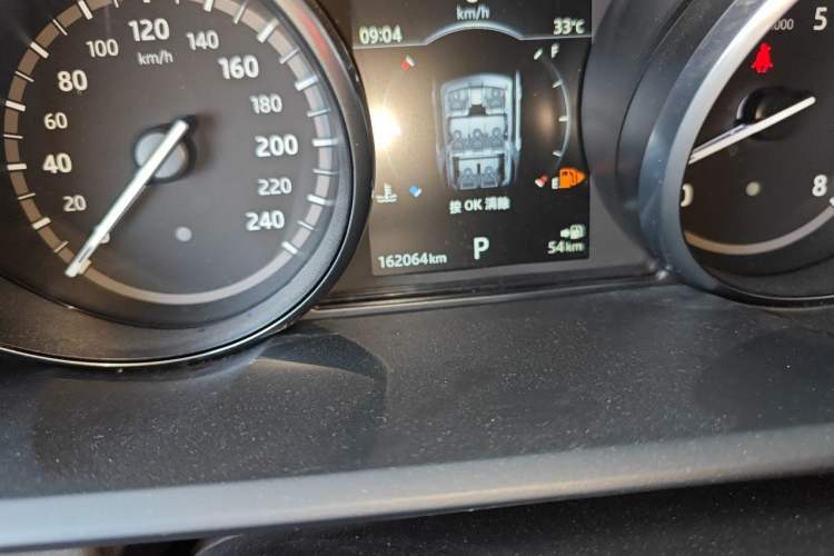Used Land Rover Discovery 2017 3.0 SC V6 SE Odometer Close Up