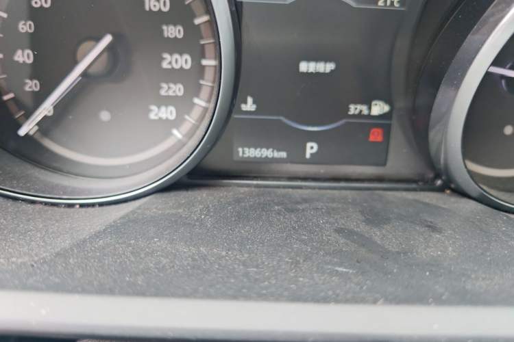 Used Land Rover Discovery 2017 3.0 SC V6 S Odometer Close Up