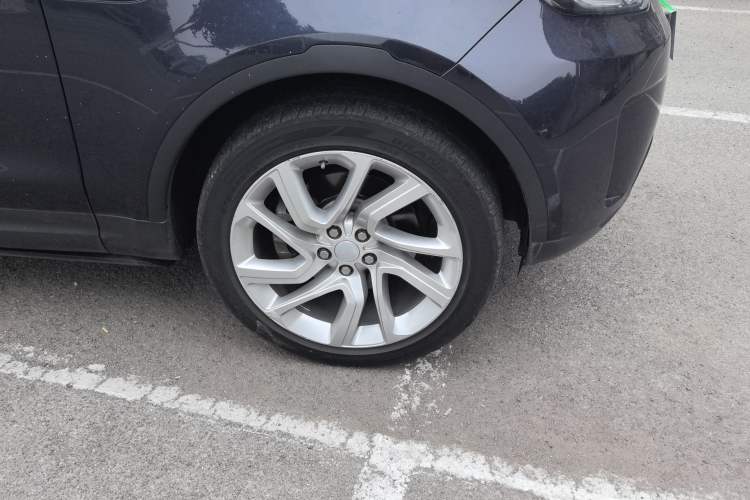 Used Land Rover Discovery 2017 3.0 SC V6 S Right Front Wheel Hub