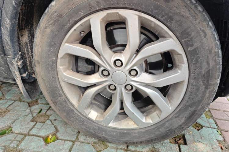 Used Land Rover Discovery 2017 3.0 SC V6 SE Right Front Wheel Hub