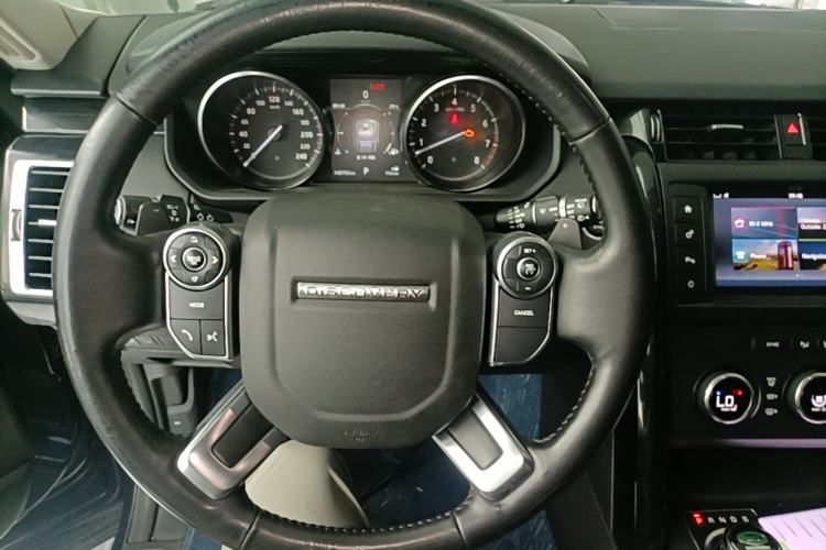 Used Land Rover Discovery 2017 3.0 SC V6 SE Steering Wheel