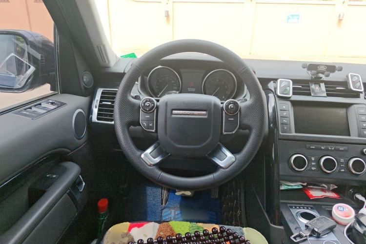 Used Land Rover Discovery 2017 3.0 SC V6 S Steering Wheel