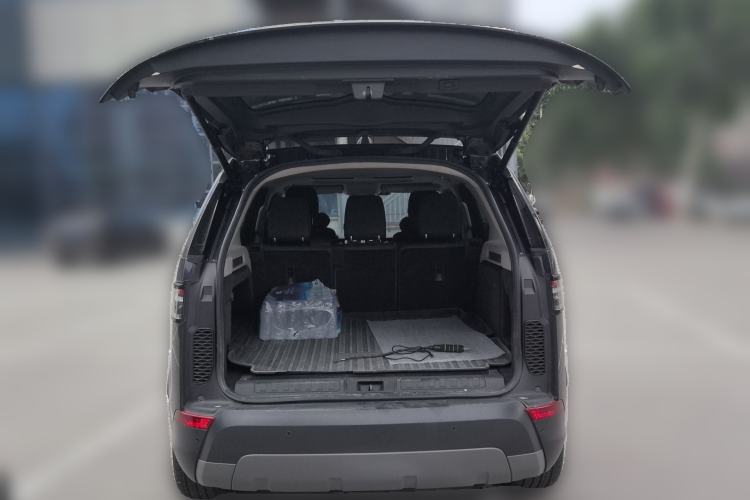 Used Land Rover Discovery 2017 3.0 SC V6 S Trunk