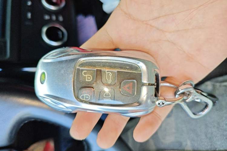 Used Land Rover Discovery 2017 3.0 SC V6 SE Vehicle Key