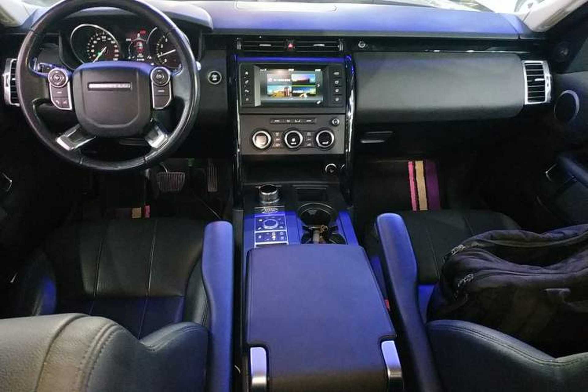 Used Land Rover Discovery 2017 3.0 SC V6 S Audio And AC Panel