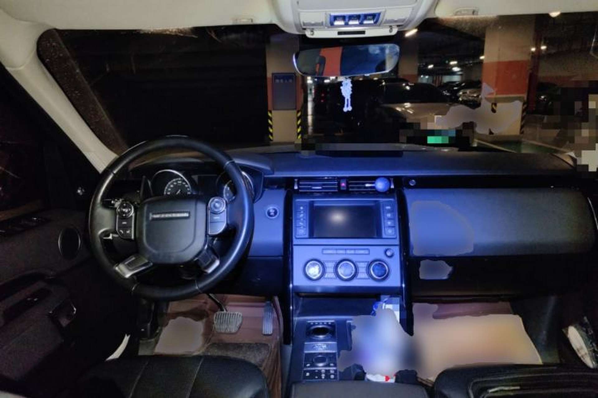 Used Land Rover Discovery 2017 3.0 SC V6 S Center Console