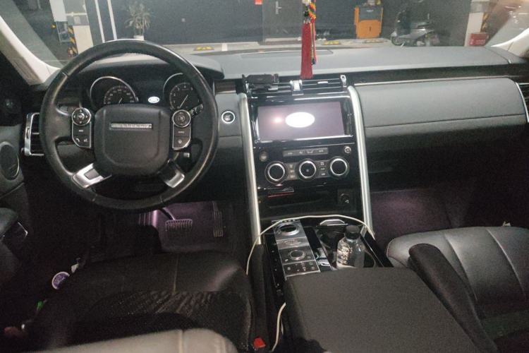 Used Land Rover Discovery 2017 3.0 SC V6 HSE Center Console
