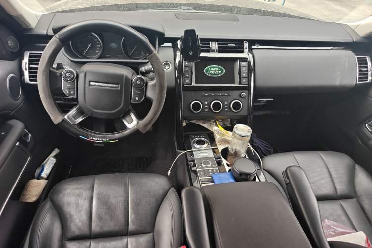 Used Land Rover Discovery 2017 3.0 SC V6 S Center Console