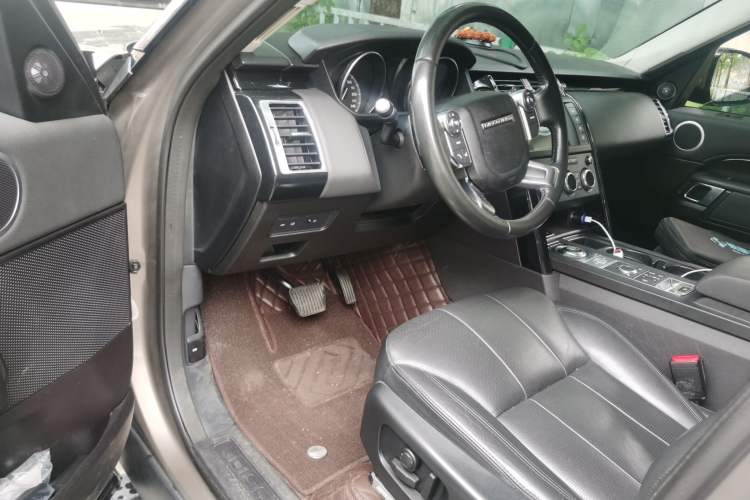 Used Land Rover Discovery 2017 3.0 SC V6 S Driver Seat