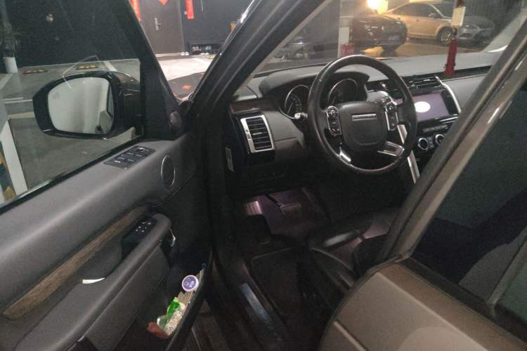 Used Land Rover Discovery 2017 3.0 SC V6 HSE Driver Seat