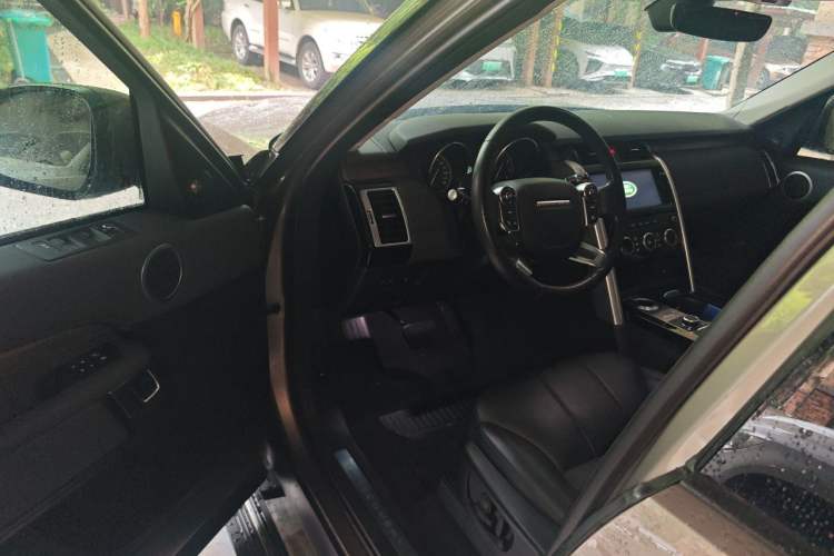 Used Land Rover Discovery 2017 3.0 SC V6 HSE Driver Seat
