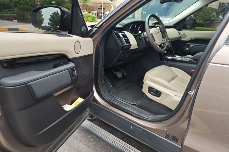 Used Land Rover Discovery 2017 3.0 SC V6 S Driver Seat