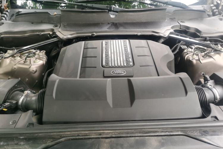 Used Land Rover Discovery 2017 3.0 SC V6 S Engine Bay