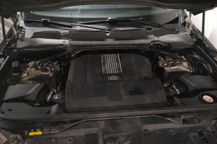 Used Land Rover Discovery 2017 3.0 SC V6 HSE Engine Bay