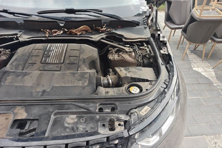 Used Land Rover Discovery 2017 3.0 SC V6 S Engine Bay Left