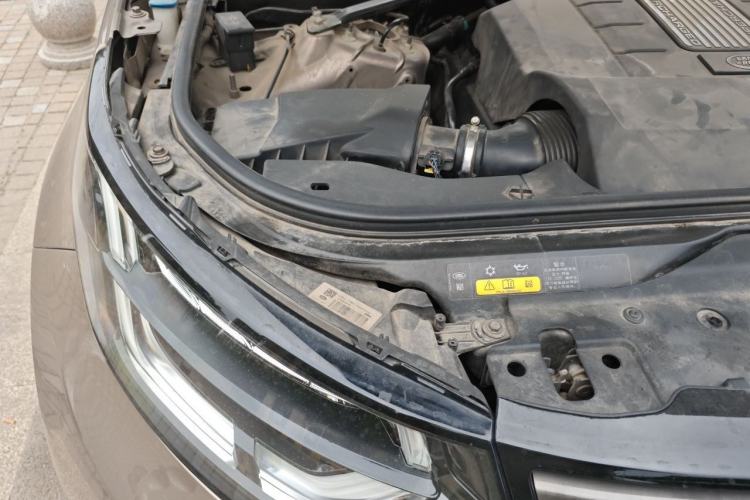 Used Land Rover Discovery 2017 3.0 SC V6 S Engine Bay Right