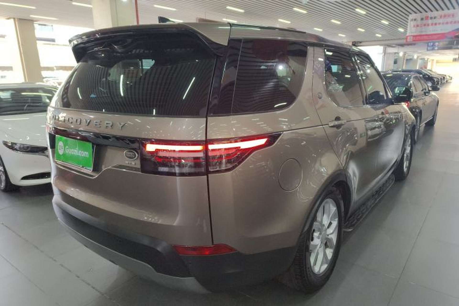 Used Land Rover Discovery 2017 3.0 SC V6 SE Exterior 5