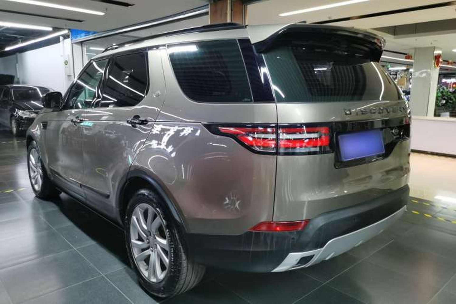 Used Land Rover Discovery 2017 3.0 SC V6 HSE Exterior 5