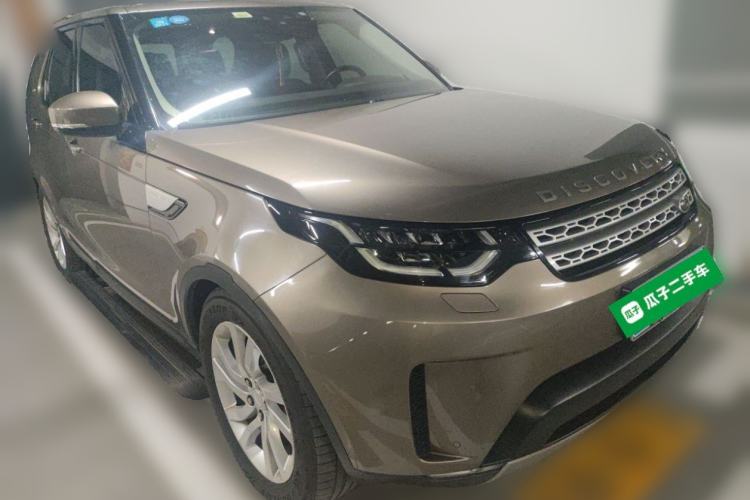 Used Land Rover Discovery 2017 3.0 SC V6 HSE Front Right 45 Deg