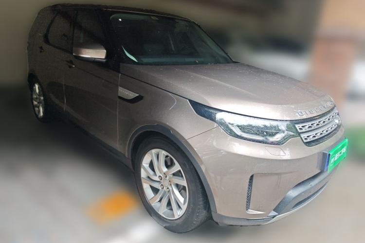 Used Land Rover Discovery 2017 3.0 SC V6 HSE Front Right 45 Deg