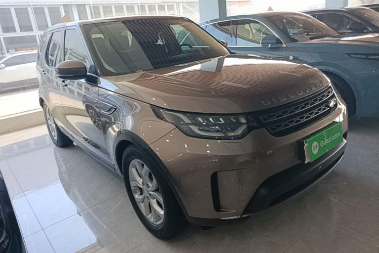 Used Land Rover Discovery 2017 3.0 SC V6 SE Front Right 45 Deg