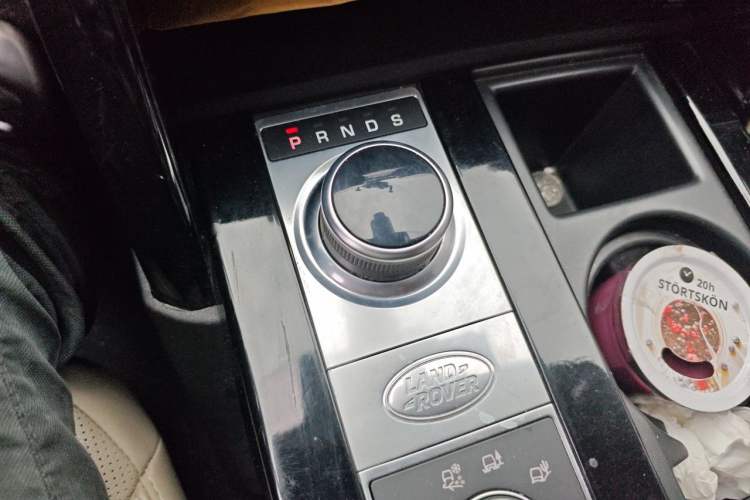 Used Land Rover Discovery 2017 3.0 SC V6 S Gear Lever