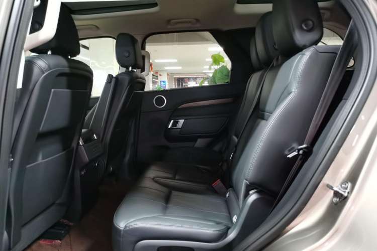 Used Land Rover Discovery 2017 3.0 SC V6 HSE Interior 1